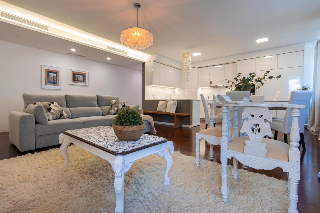 Touch Of Class 2Bdr Apartment By Lovelystay Cascais Exteriör bild
